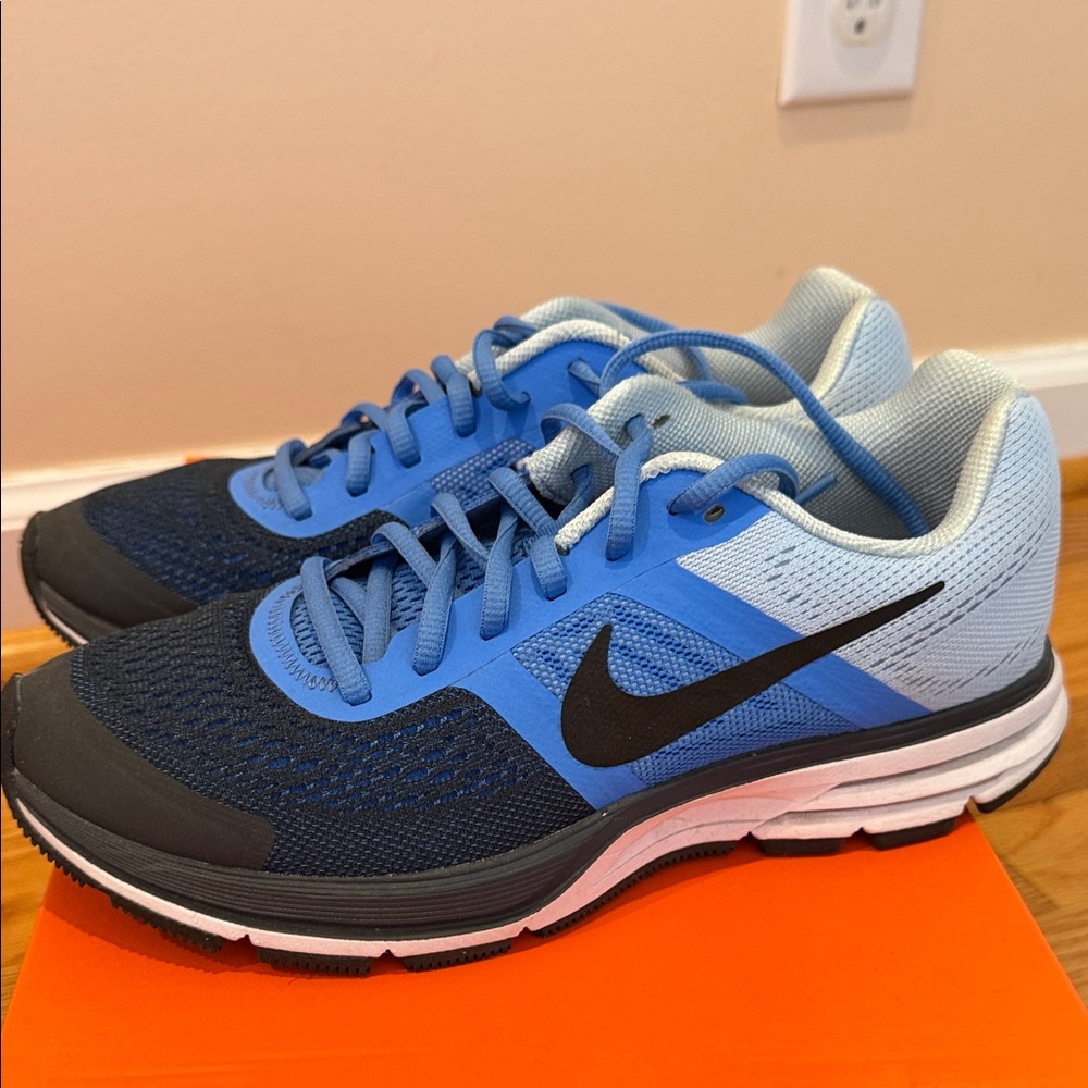 Nike Dual-Tone Blue and Black Sneakers